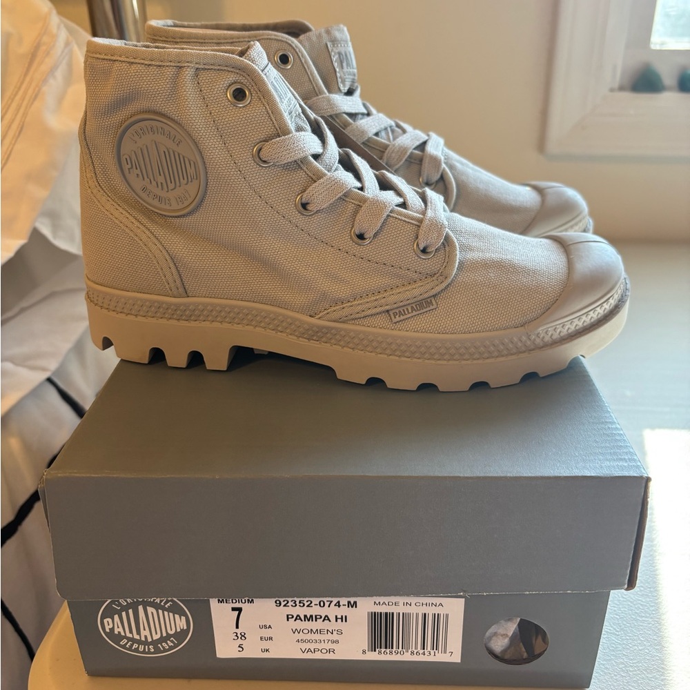 Palladium High-Top Canvas Boots in Vapor beige
